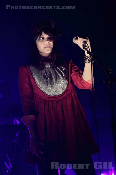 BAT FOR LASHES - 2009-11-04 - PARIS - Olympia - 